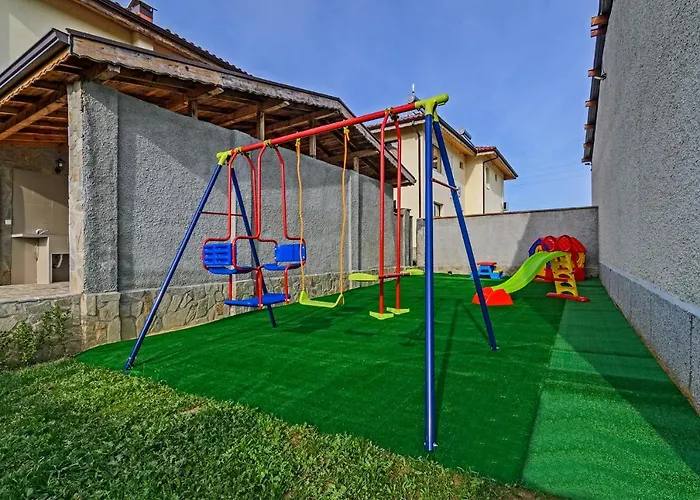 Alex Village בית הארחה